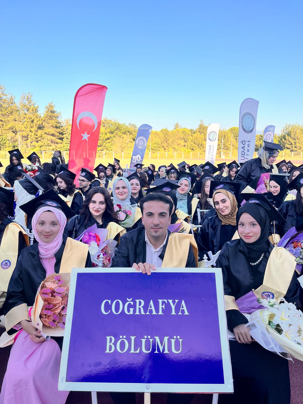 Bölümümüzde Mezuniyet Sevinci